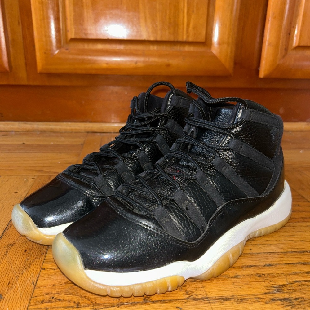 Jordan 11 72-10 SIZE: 6Y/7.5 Women’s